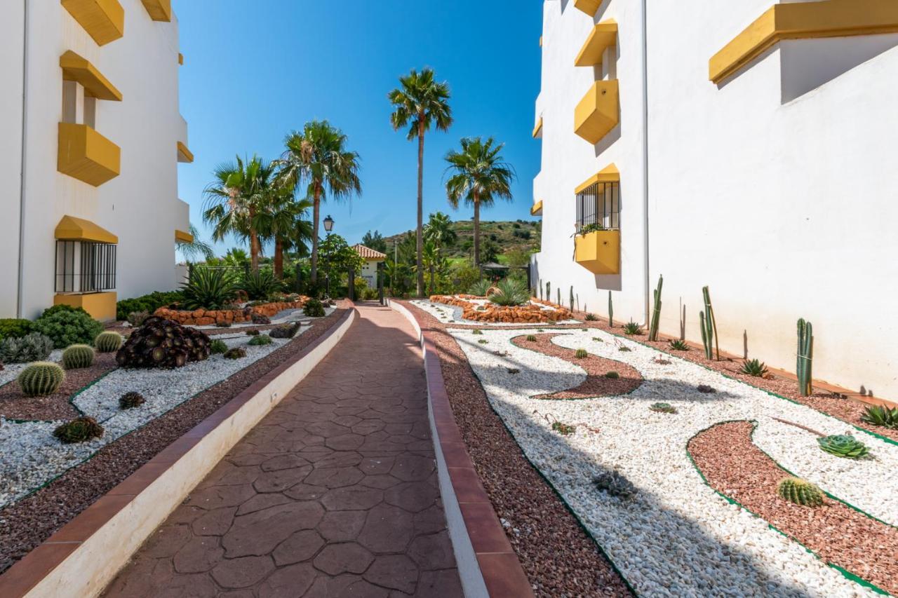 Апартаменты 2Br Calanova Grand Golf - Wifi/Ac/Pool Малага Экстерьер фото